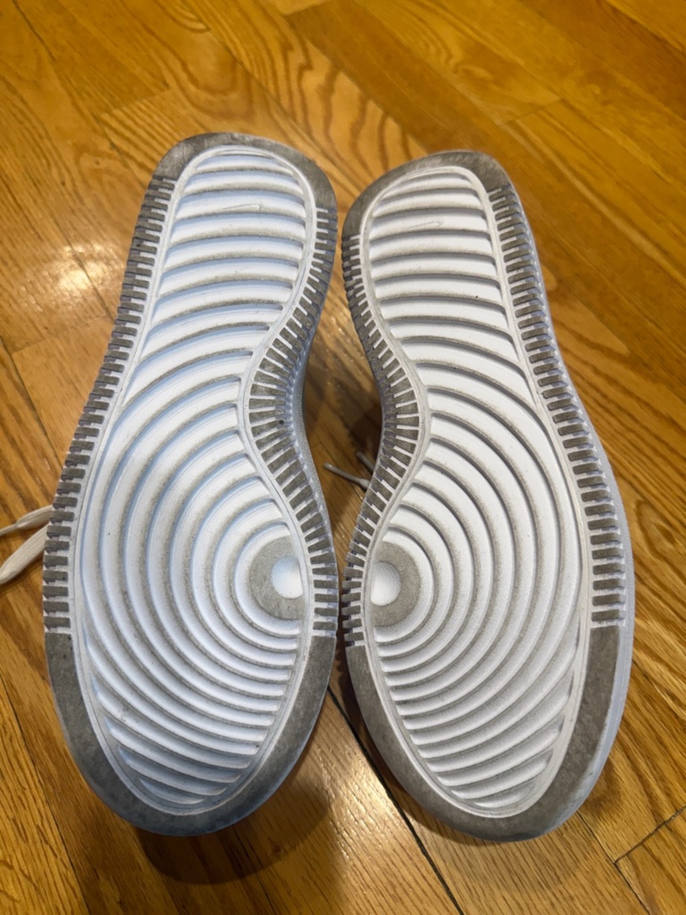 Nike Women's White Sneakers with Mint Swoosh - Picture 5 of 6